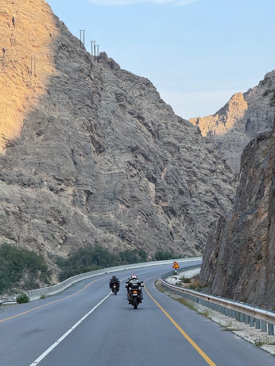 Canyon road into the Hajar