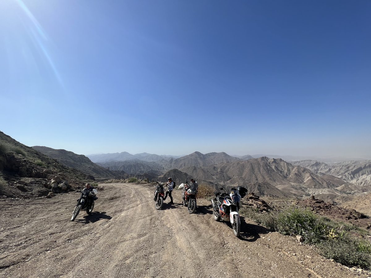 Mountain pass over the Hajar range